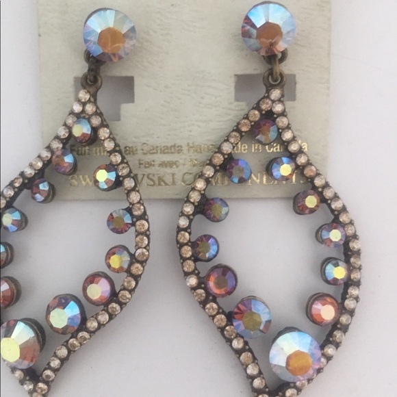 Necklace and earrings set, beautiful and bran new - Picture 3 of 3